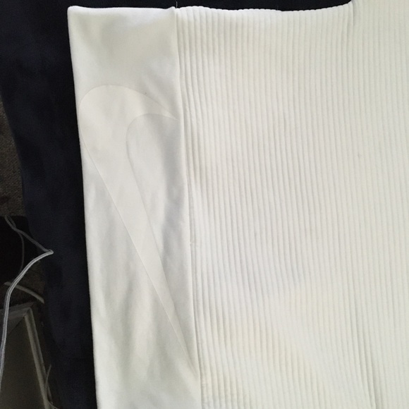 Pullover - Picture 3 of 3